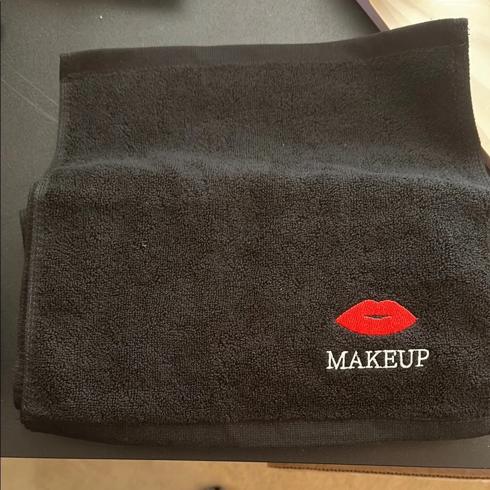 Black Makeup Towel with Red Lips Embroidery